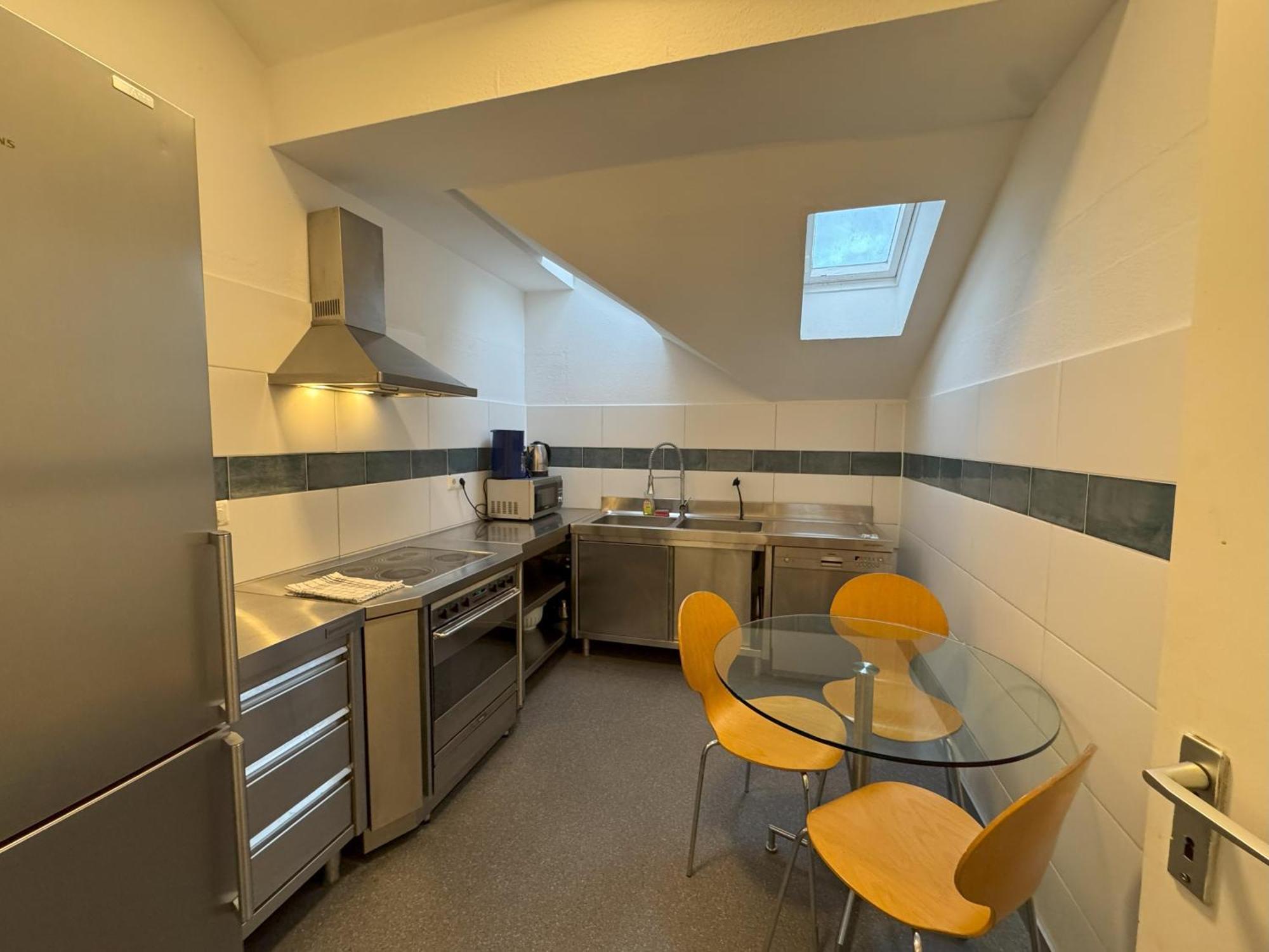 M M Central Apartments Gruppen, Handwerker Und Monteure Budget * Berlim